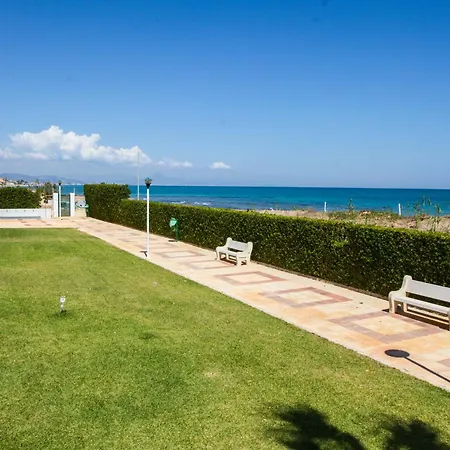 Urbanizacion En Primera Linea De Playa アパート デニア